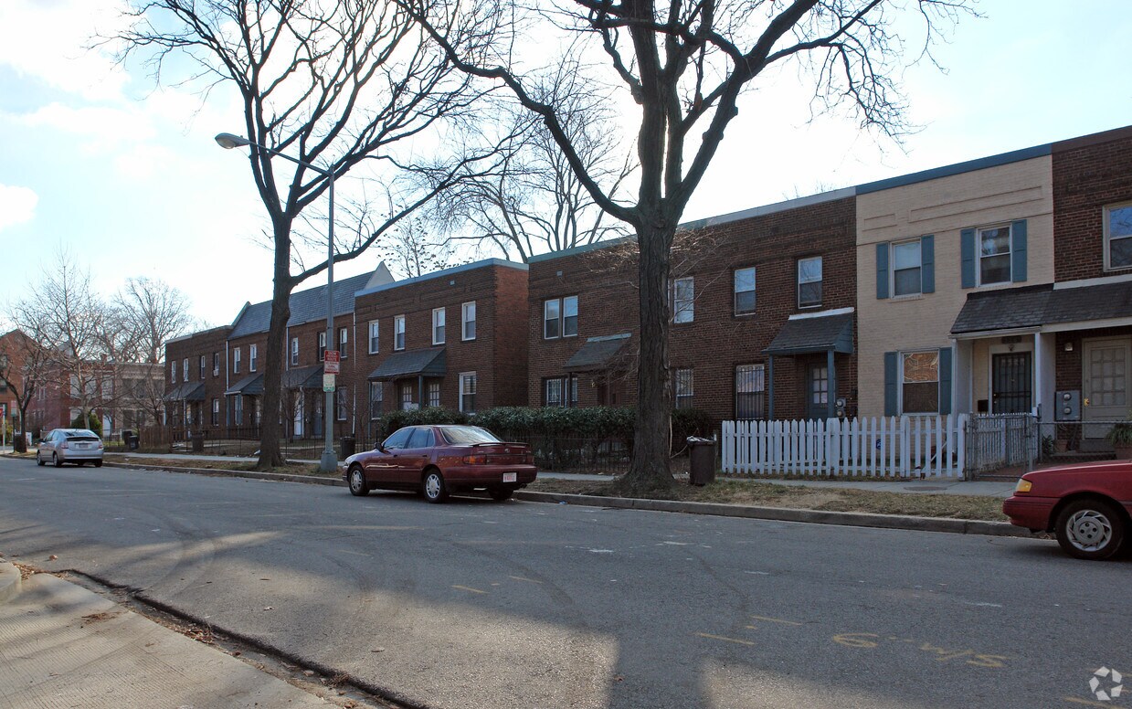 Building Photo - 102-112 O St SW