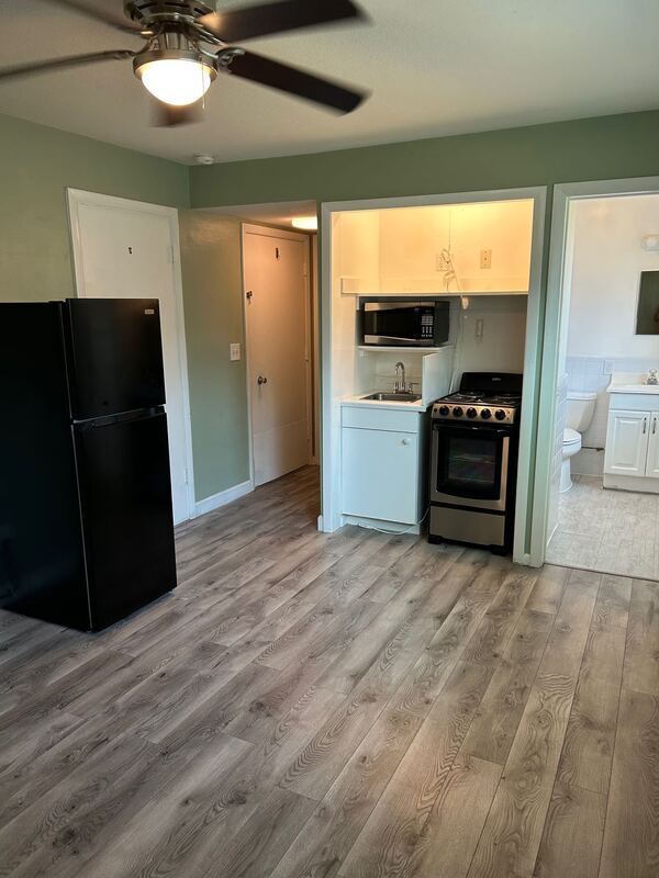 Foto principal - 4917 Vincennes St