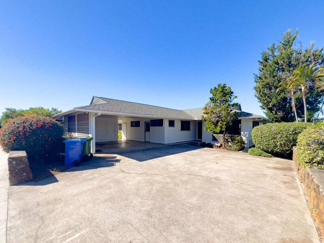 Primary Photo - A RARE FIND! -- Spacious 4 Bed / 2 Bath Si...