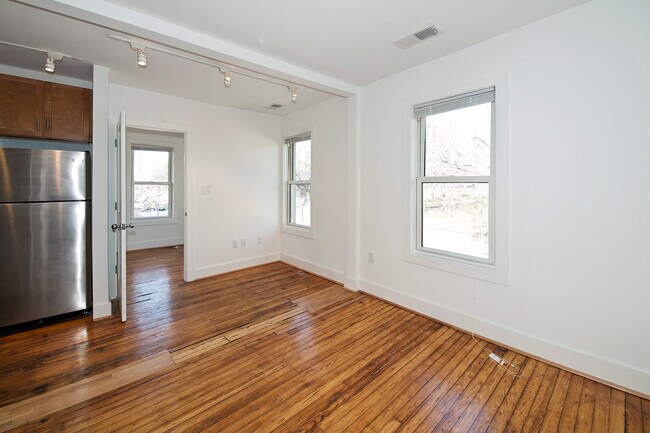 Foto del edificio - 701 Florida Ave NE