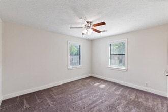 Building Photo - 1305 Idylwild St