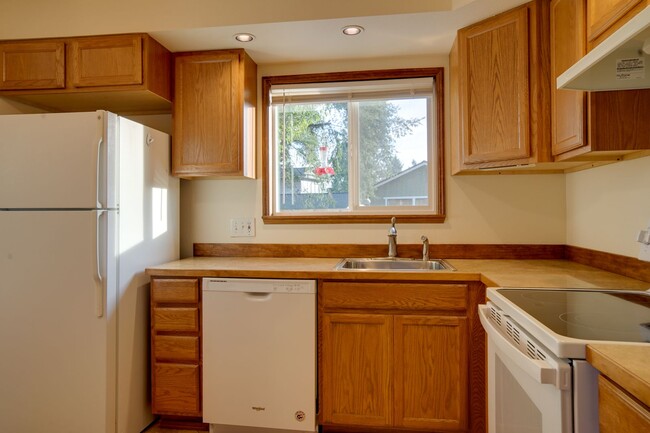 Building Photo - Federal Way Rambler