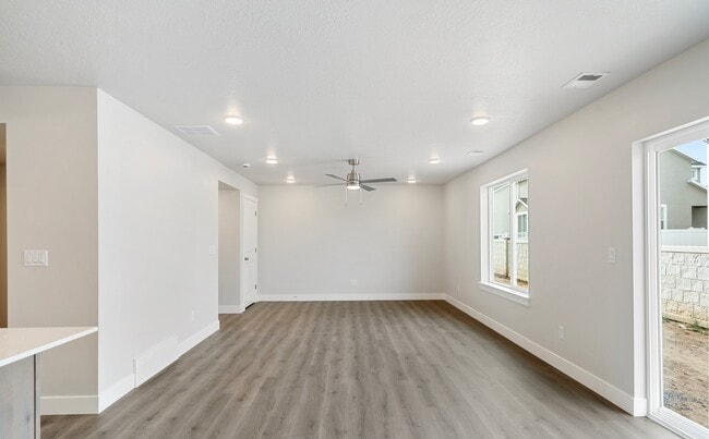 Foto del edificio - 937 N 215 W