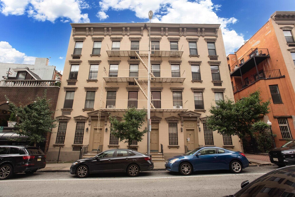 Primary Photo - 41 1st St