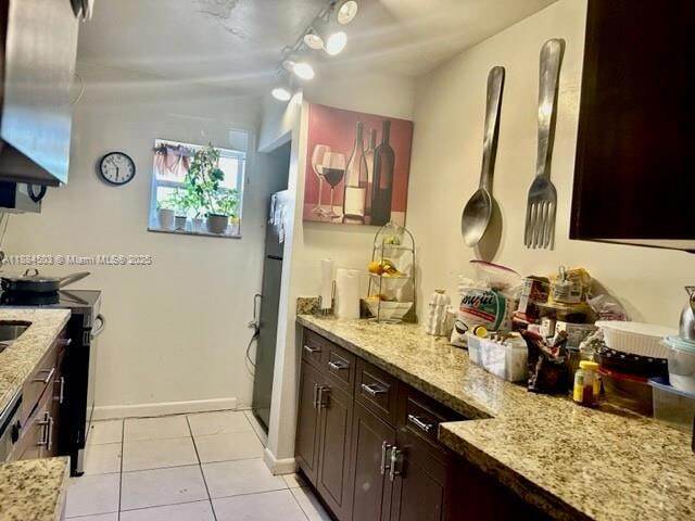 Foto del edificio - 9450 Live Oak Pl