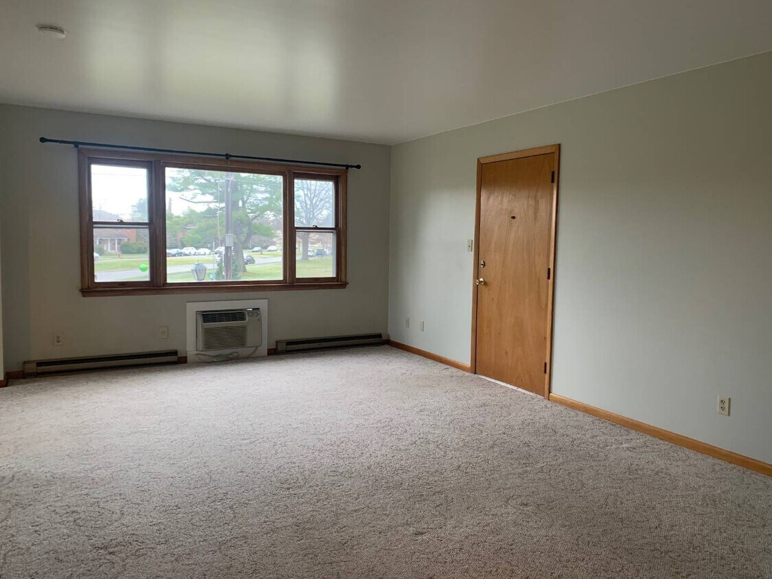 Primary Photo - 1439 Fulton Ave