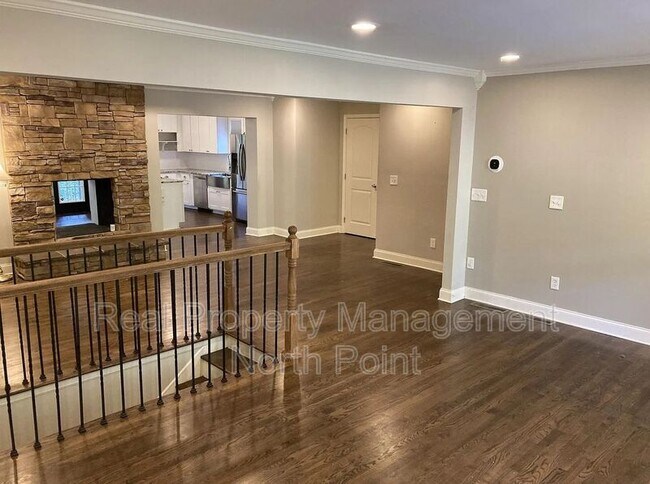 Building Photo - 1755 Reindeer Dr NE