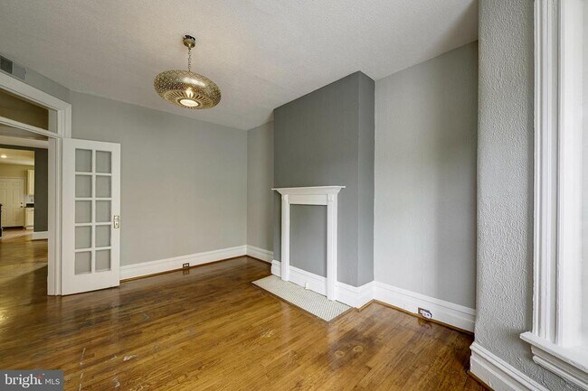 Foto del edificio - 2827 11th St NW