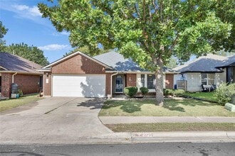 Building Photo - 2625 Gate Ridge Dr