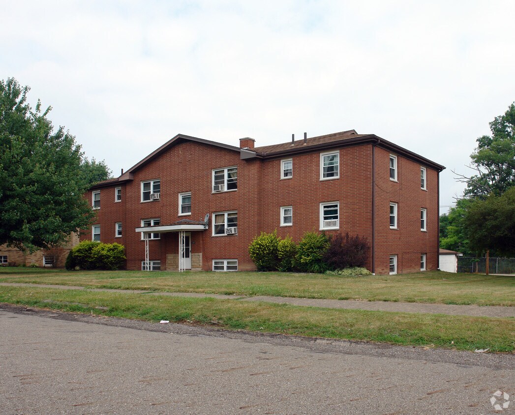 Primary Photo - 1475 Valentine Cir NW