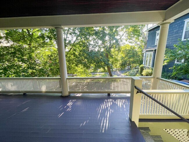 Foto del edificio - 103 Spring Ln