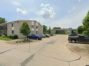 Building Photo - 8481 Kennedy Cir