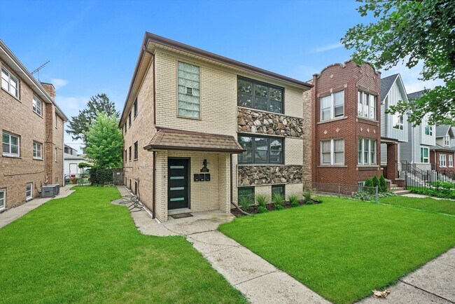 Building Photo - 5129 W Carmen Ave