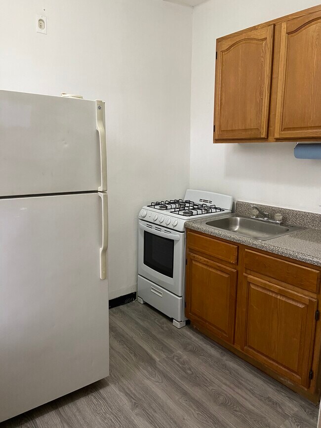 Building Photo - 7110 60th Ln