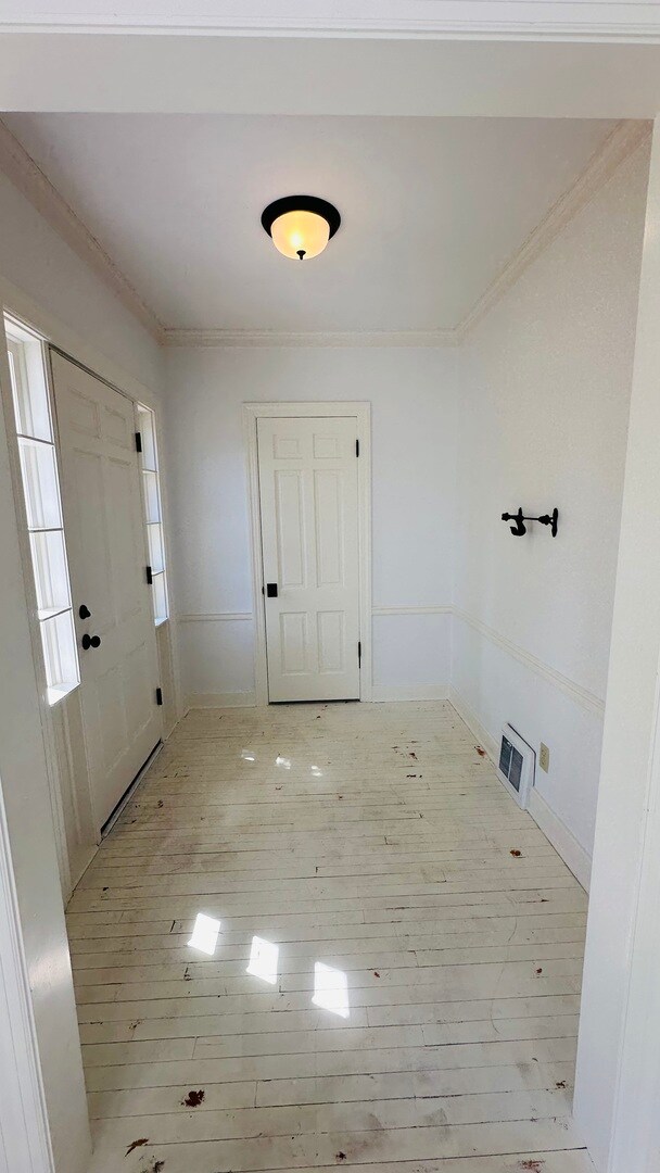 Foto del edificio - 124 W Crystal Lake Ave