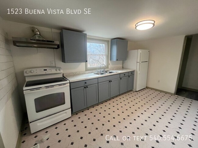 Building Photo - 1523 Buena Vista Blvd SE