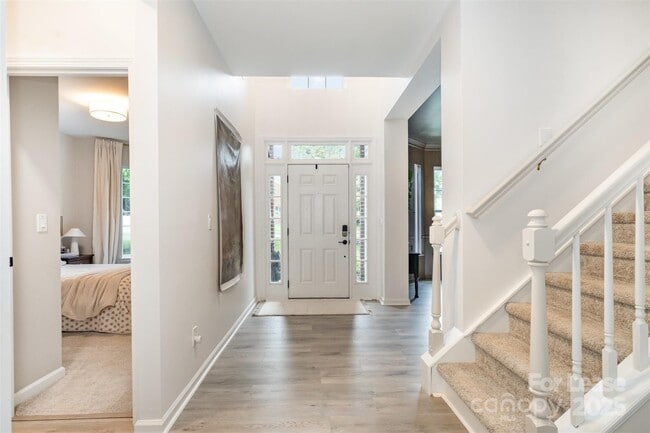 Building Photo - 2435 Alaqua Ct
