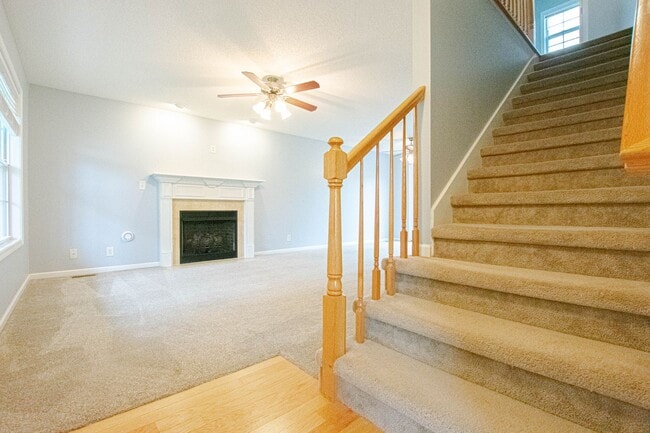Building Photo - Pet Friendly Three Bedroom!