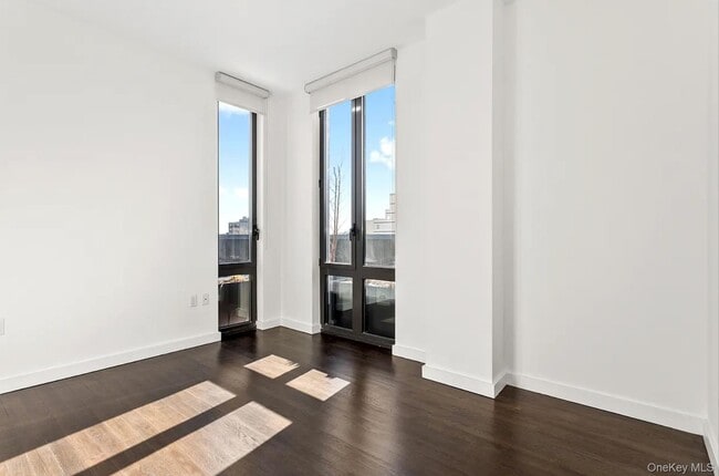 Foto del edificio - 42-37-40 27th St