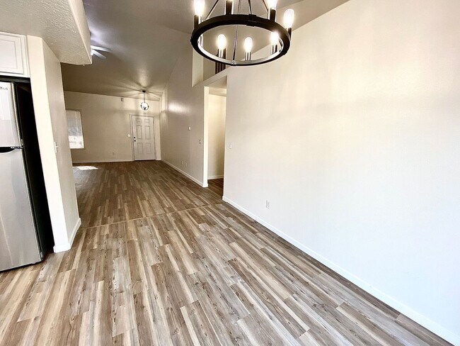 Foto del edificio - 4 Bedroom 2 Bath Updated Single Level Home...