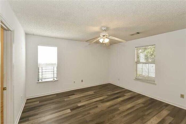 Foto del edificio - Fantastic 3bd/2ba home! Let yourself in!