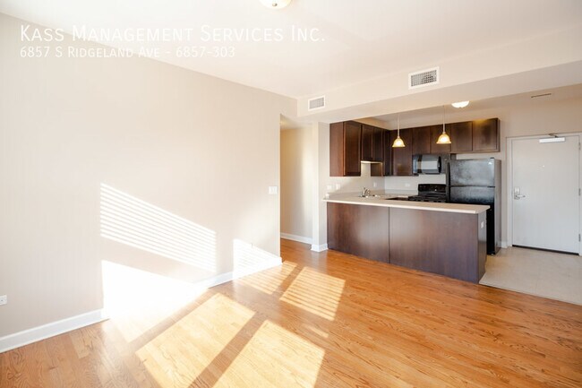Foto del edificio - 6857 S Ridgeland Ave
