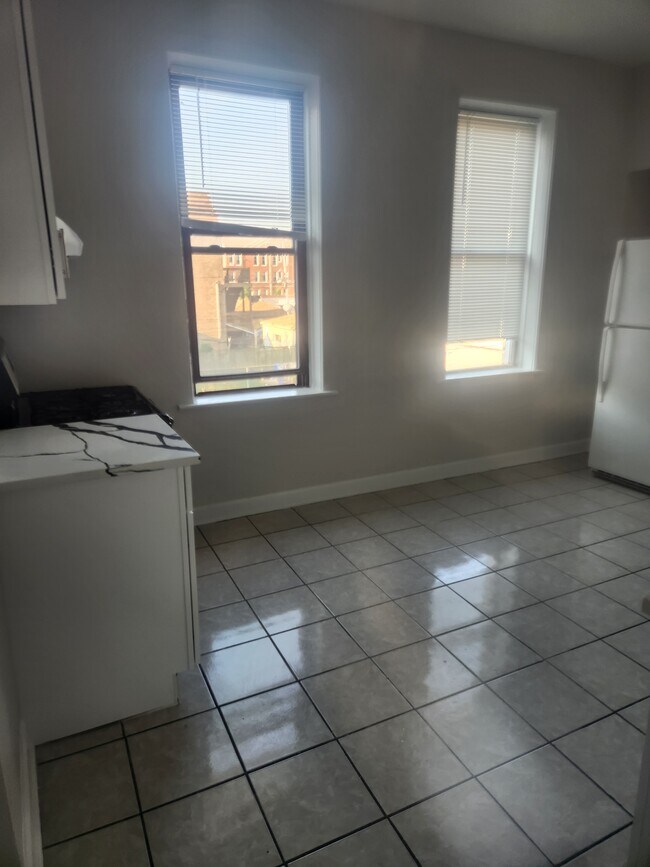 Cocina - 2326 S Homan Ave