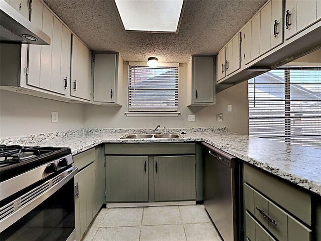 Building Photo - 23926 Spring Day Ln