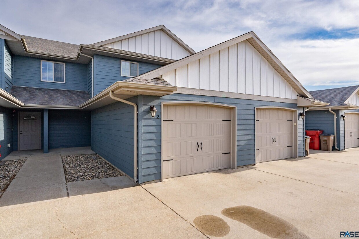 9272 W Norma Trail Unit 2, Sioux Falls, SD 57106 Condo for Rent in Sioux Falls, SD