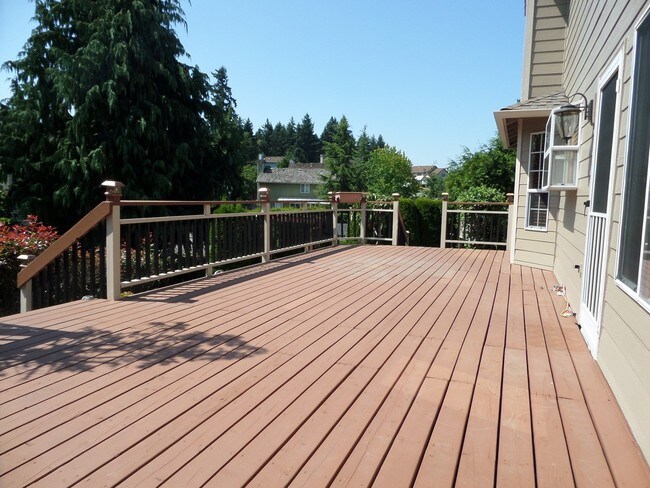 Foto del edificio - Fabulous 4 Bedroom Home with Gorgeous Fenc...