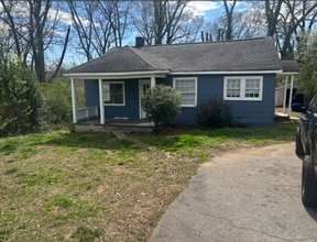 Building Photo - 230 W Wood St