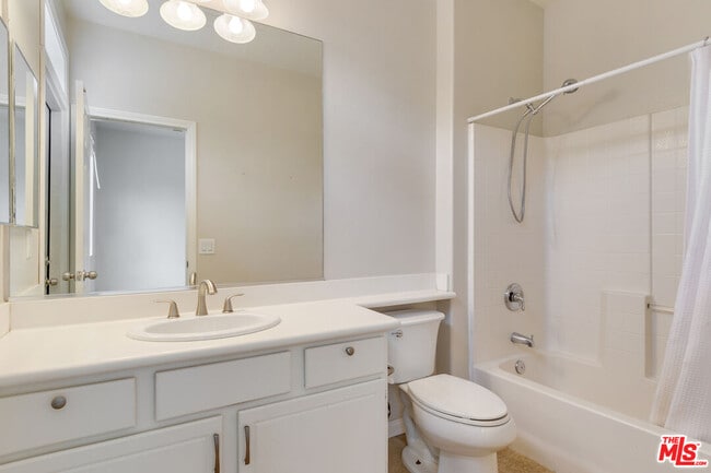 Building Photo - 17426 Half Moon Ct