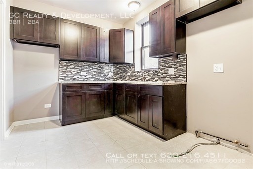 Building Photo - 609 E 60th St