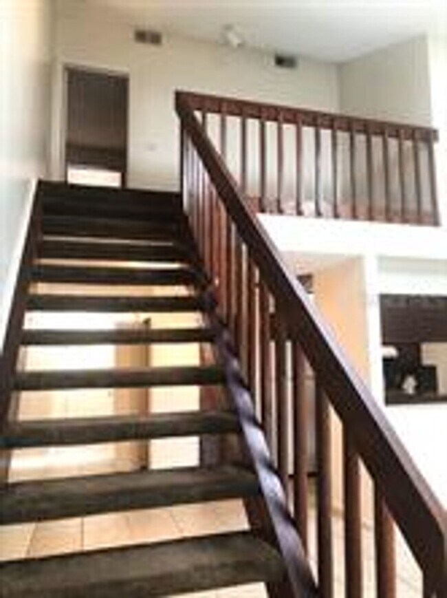 Foto del edificio - 2 Bedroom /  2 Bath Townhouse in Orlando - Available Now!