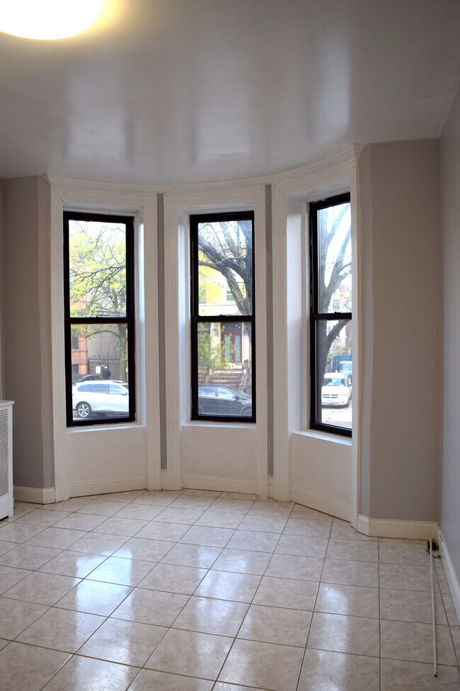 Living Room - 769 Dawson St