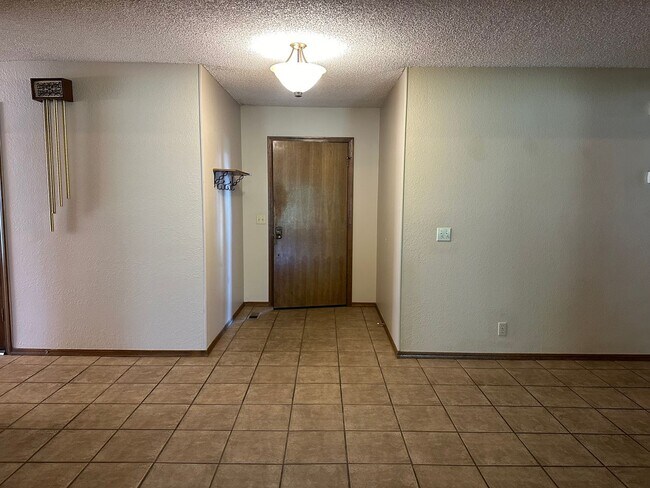 Foto del edificio - Large single story 4 bedroom