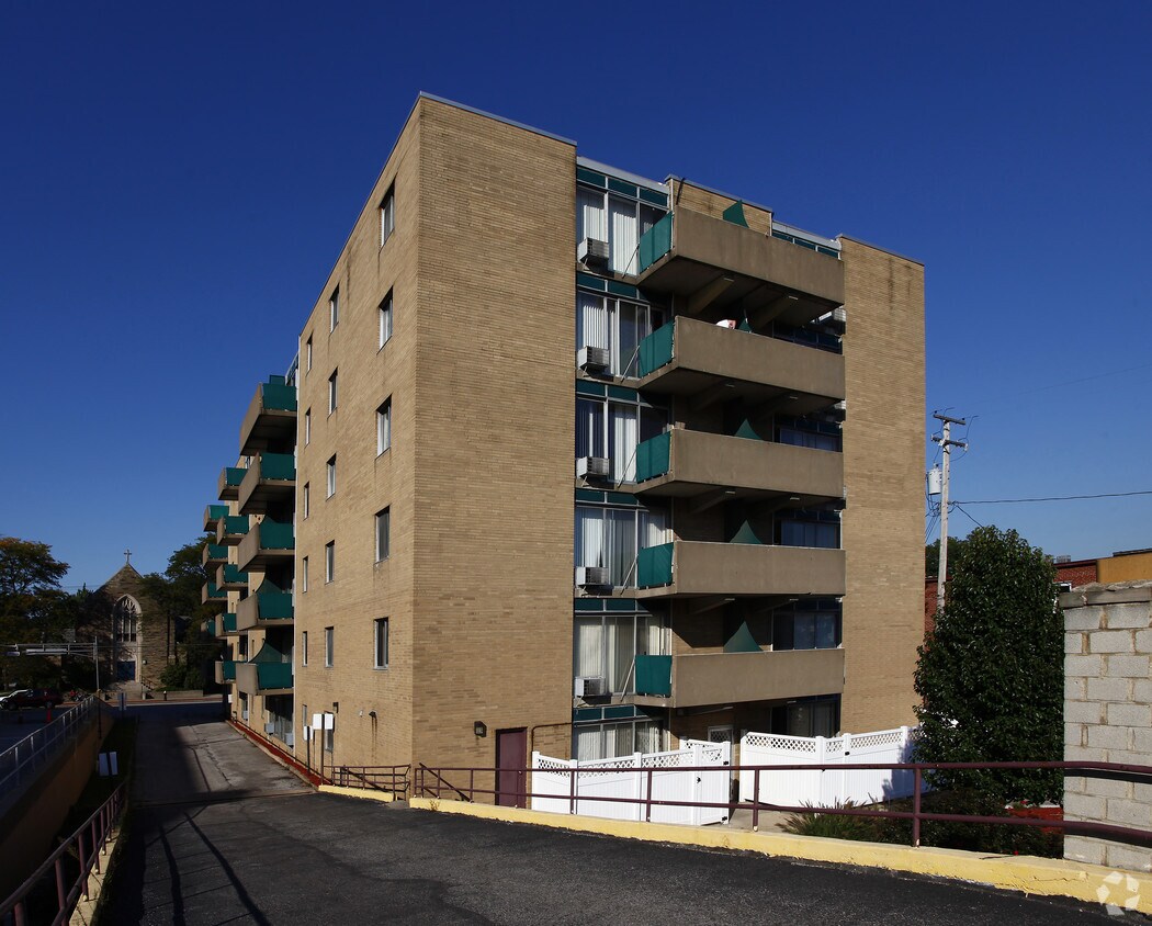 Foto del edificio - Delta Lakewood