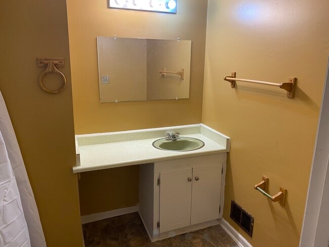 Building Photo - 3130 Longbow Dr