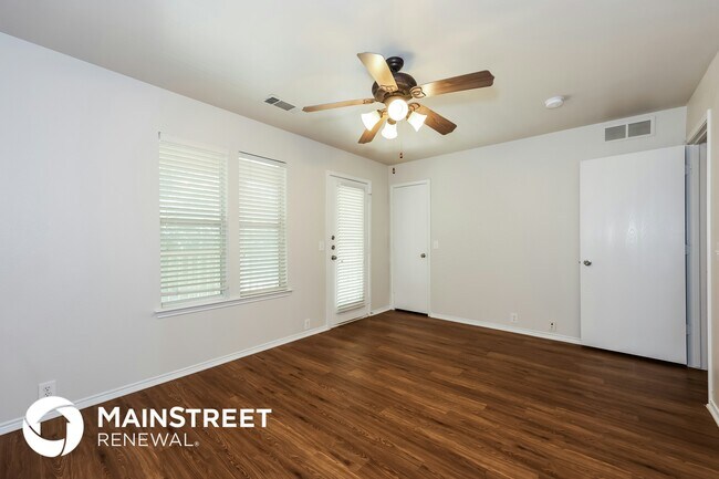 Foto del edificio - 4129 Macy Ln