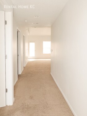 Building Photo - 3-bedroom 2-bath 1.5-Story Duplex  #1931