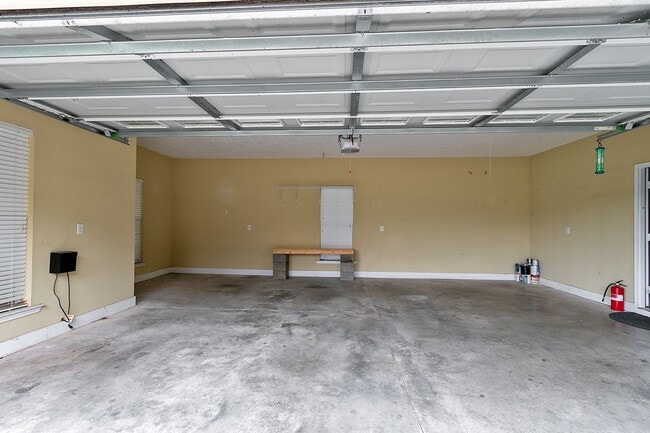 Building Photo - Home for Rent in Magnolia Estates