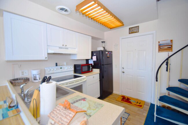 Kitchen - 105 123rd St