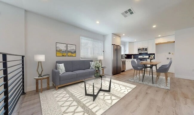 Building Photo - FOR RENT $4200, 4BED 3BATH,Downtown LA