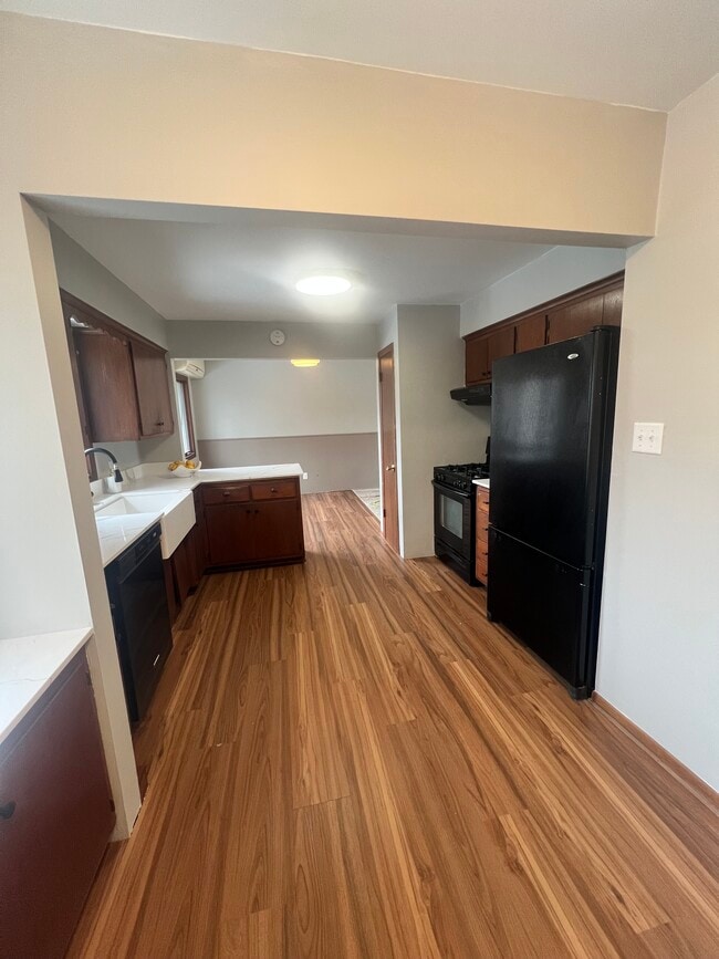 Building Photo - 987 County Road C2 W