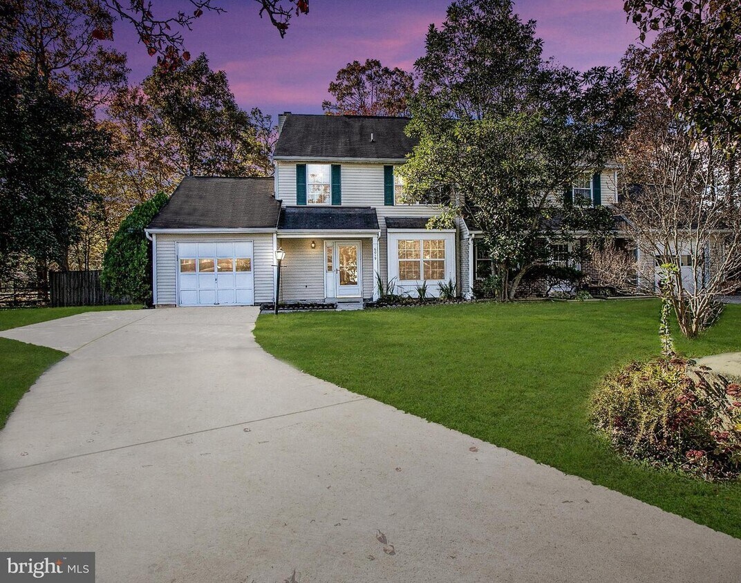 Foto principal - 6019 Bobcat Ct