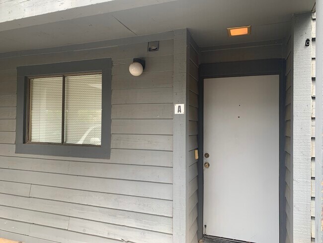 Foto del edificio - 3180 Country Club Dr