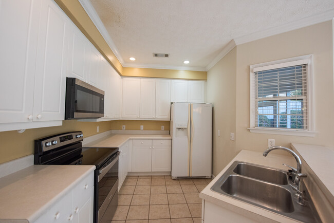 Building Photo - 1605 Over Cup Cir