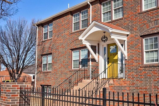 Building Photo - 922 Maple Ave