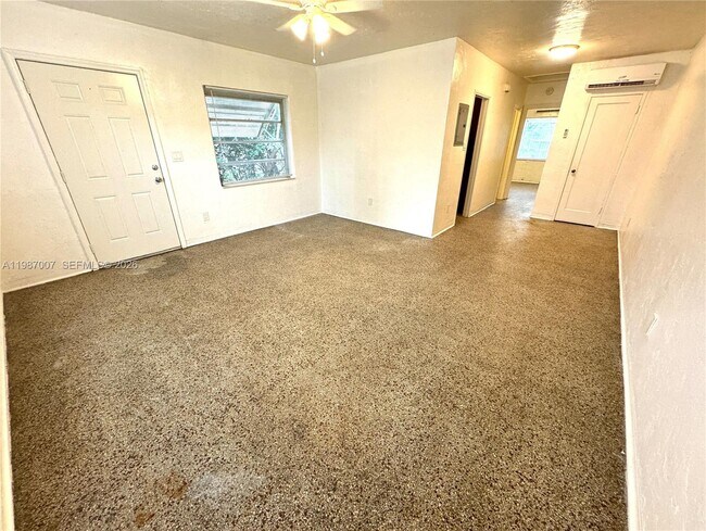 Foto del edificio - 501 SE 12th Ct