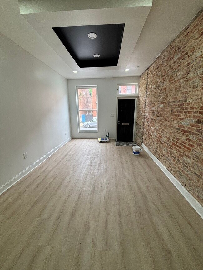 Foto del edificio - 4 bedrooms plus Den home
